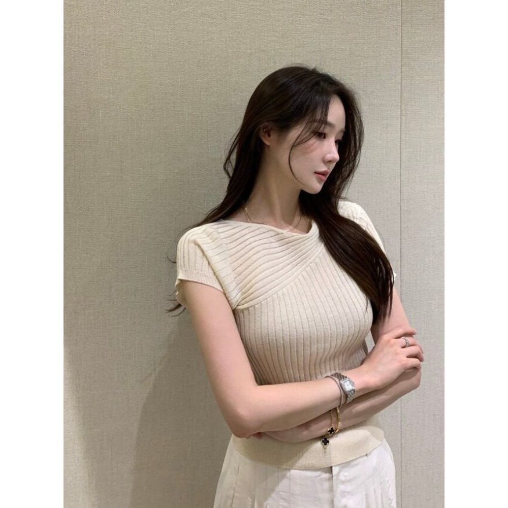 언발란스 티셔츠 탑 슬리브리스 상의 이너 민소매 슬림핏 나시 프렌치 여성 연한 초록색 한 사이즈 - 상품 이미지