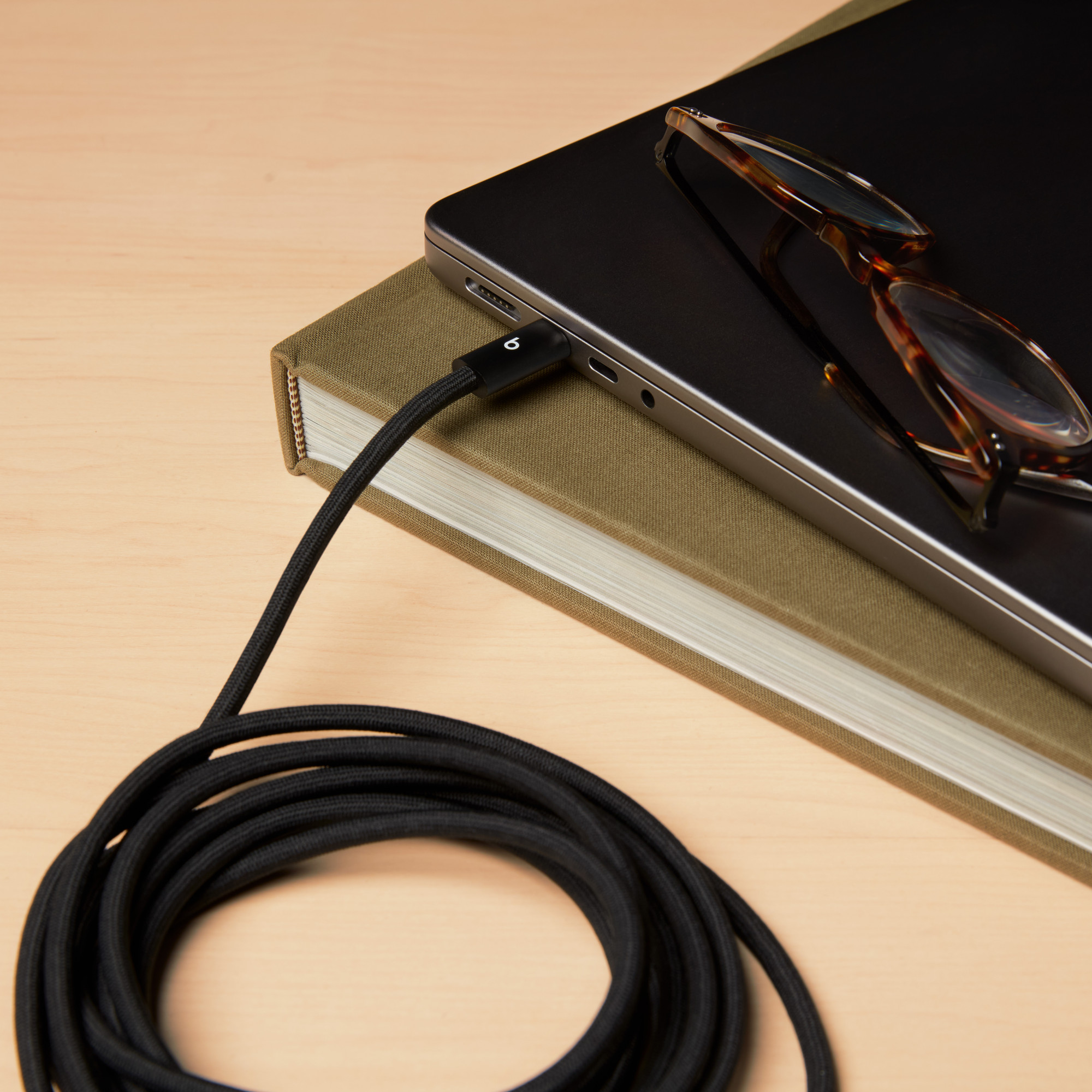 Beats 비츠 240W USB-C 브레이드 케이블 볼트 블랙, 1개, 3m - 상세 이미지 3