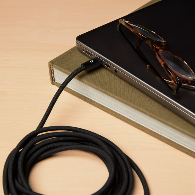 Beats 비츠 240W USB-C 브레이드 케이블 볼트 블랙, 1개,