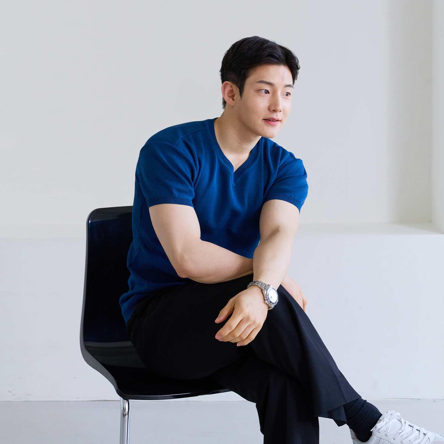 남자 머슬핏 반팔 아이스 쿨링 브이넥 니트 티셔츠 이미지 4