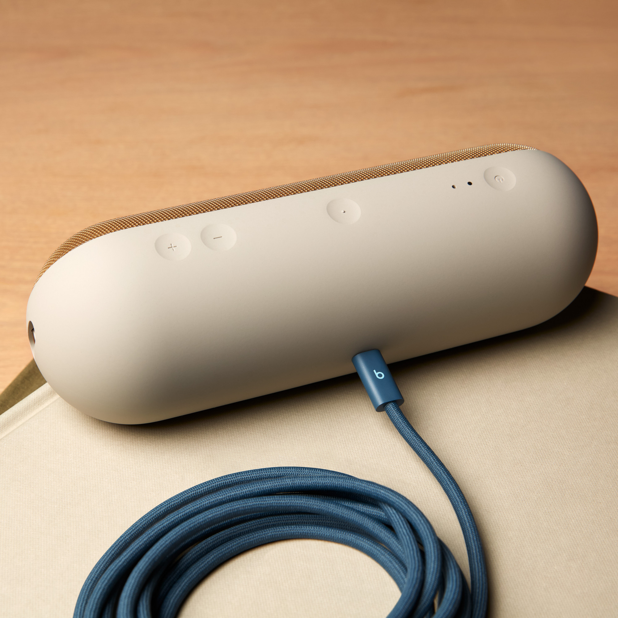 Beats 비츠 240W USB-C 브레이드 케이블 니트로 네이비, 1개, 3m - 상세 이미지 3