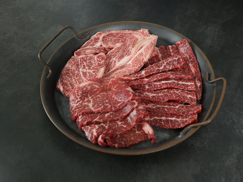 소고기 모둠 세트 캠핑 1kg 살치살 꽃갈비살 꽃등심 우삼겹 육우 수입산 투뿔 국내산 한우 - 상세 이미지 4