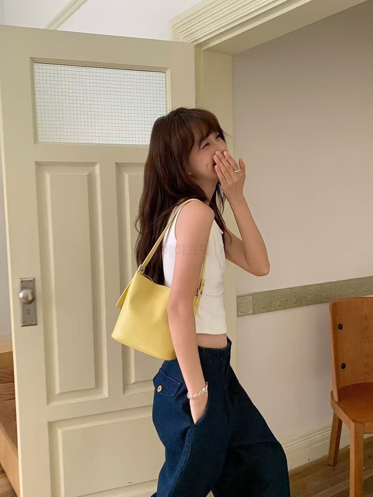 숄더백 천연소가죽 미니 버킷백 미니멀 어반 스타일 데일리 가방 - 상세 이미지 5