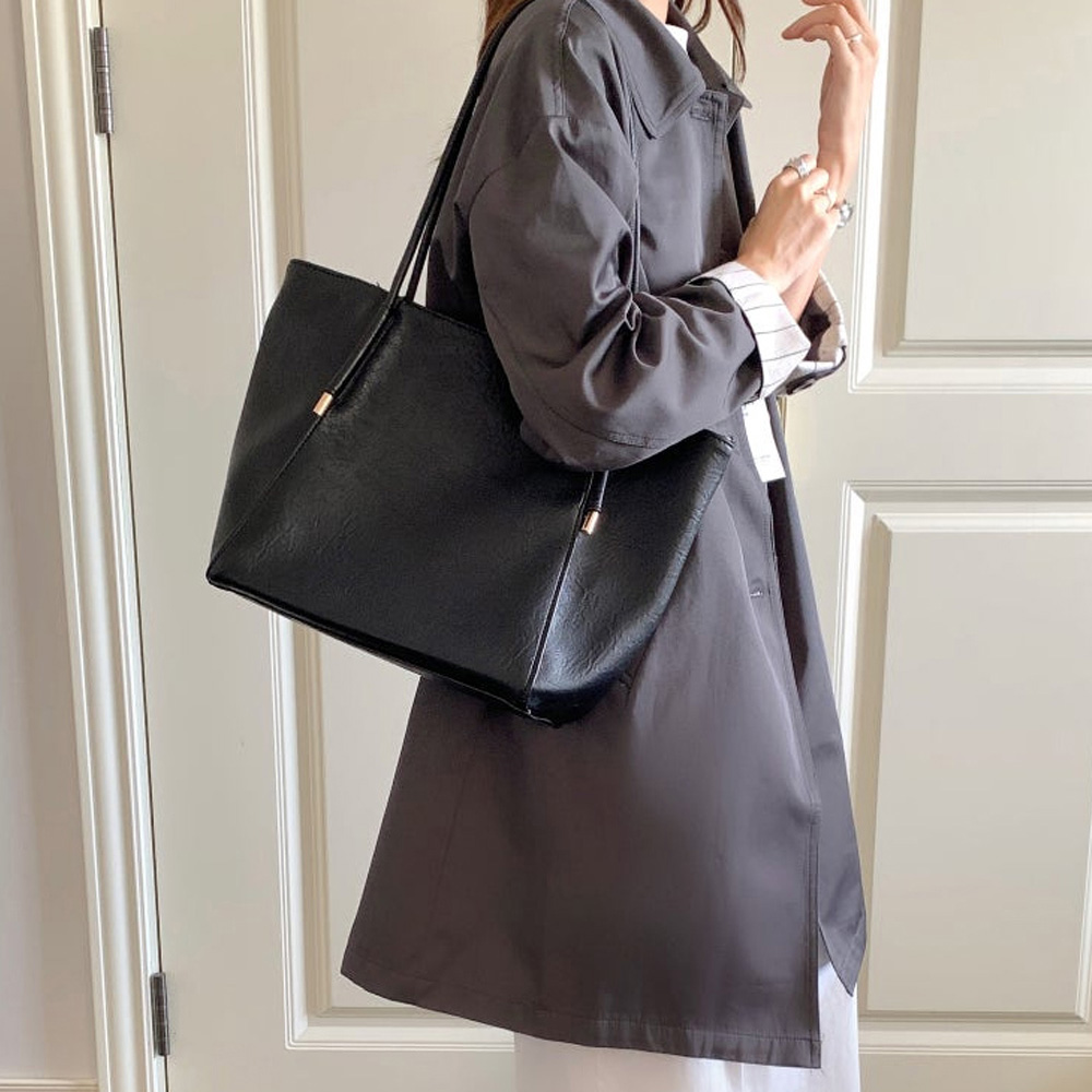 심플한 빅숄더백 클래식 넉넉한 수납 데일리 대형 큰 숄 가방 이미지 7