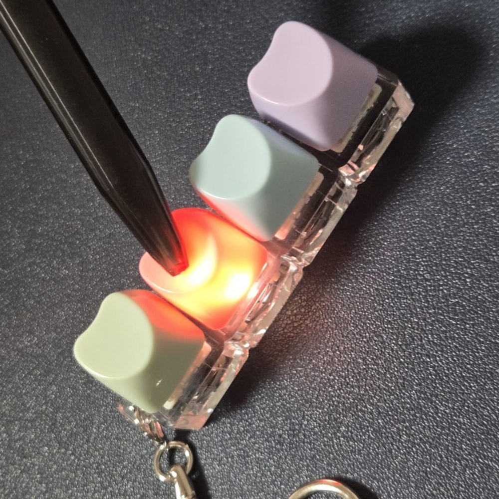 J2K LED 하트 키보드 키캡 키링 가방 열쇠고리 스트레스 해소 - 상세 이미지 2