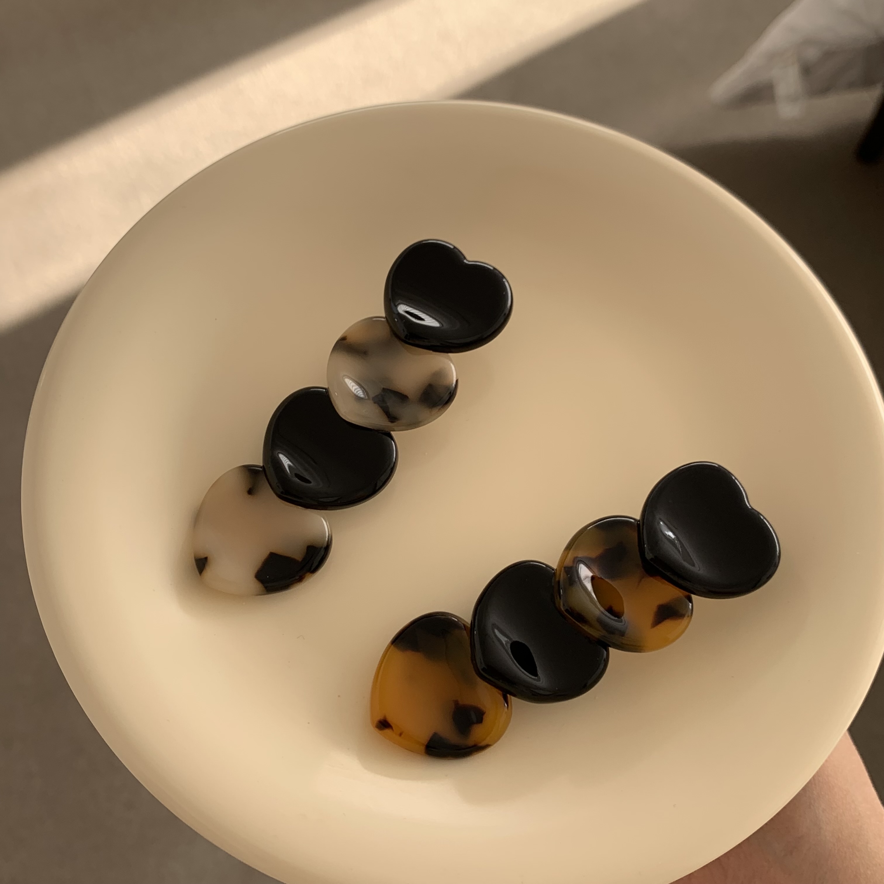 프랑스핀 셀룰로오스 호피 레오파드 하트 옆머리 핀 이미지 2