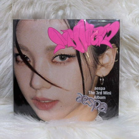 [해외](수입CD) Brand New aespa My World Spicy Poster ver Karina