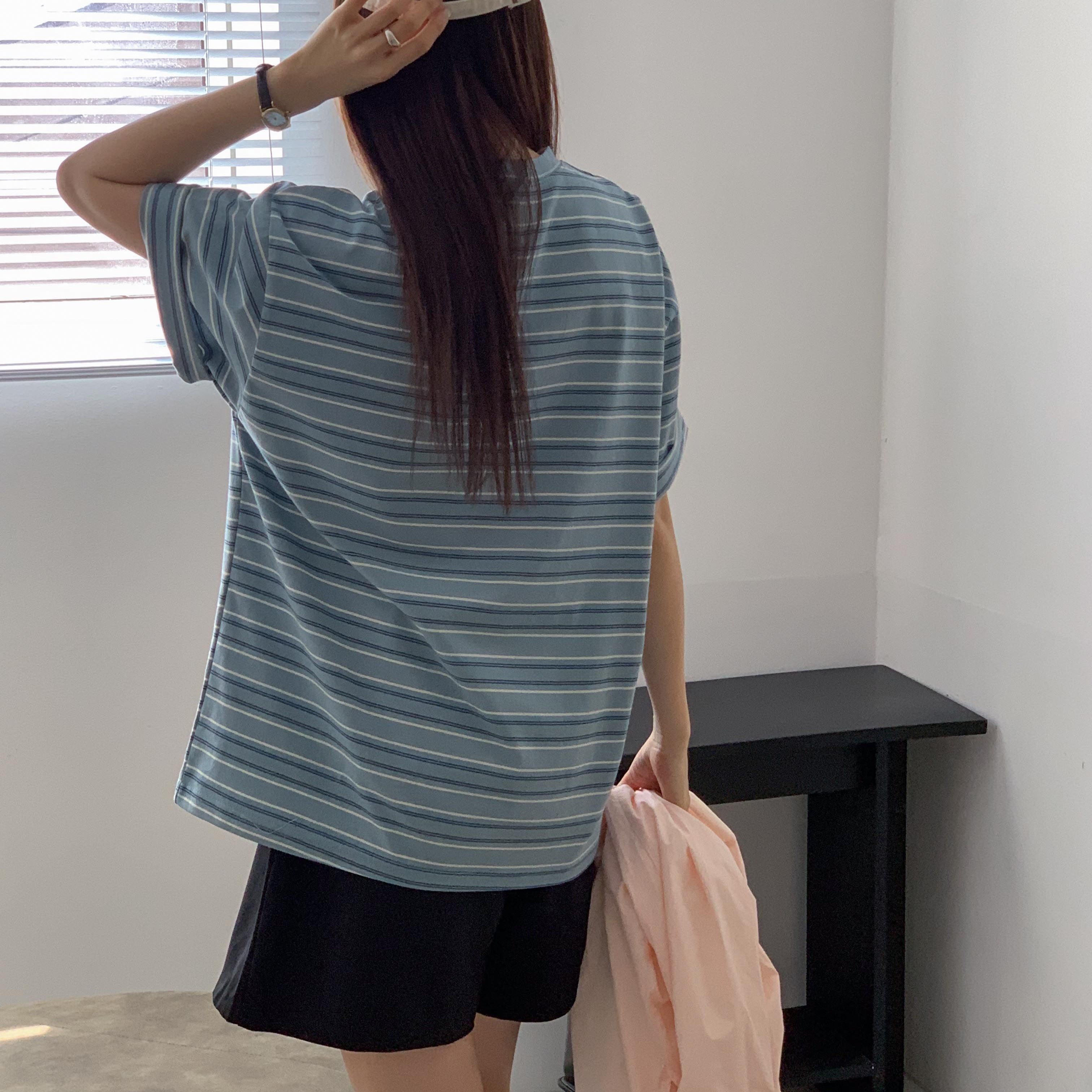 여성 스트라이프 펜던트 박스티 반팔 데일리룩 캐주얼 오버핏 루즈핏 반팔티 - 상세 이미지 5