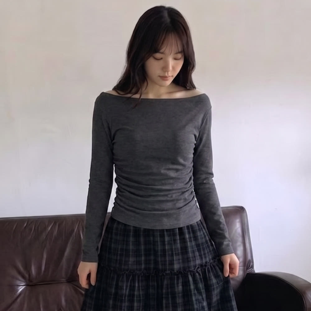 로엠 언발 오프숄더 티셔츠 RMLWG24RTA 가격 비교 roem 로엠 언발 오프숄더 티셔츠 RMLWG24RTA