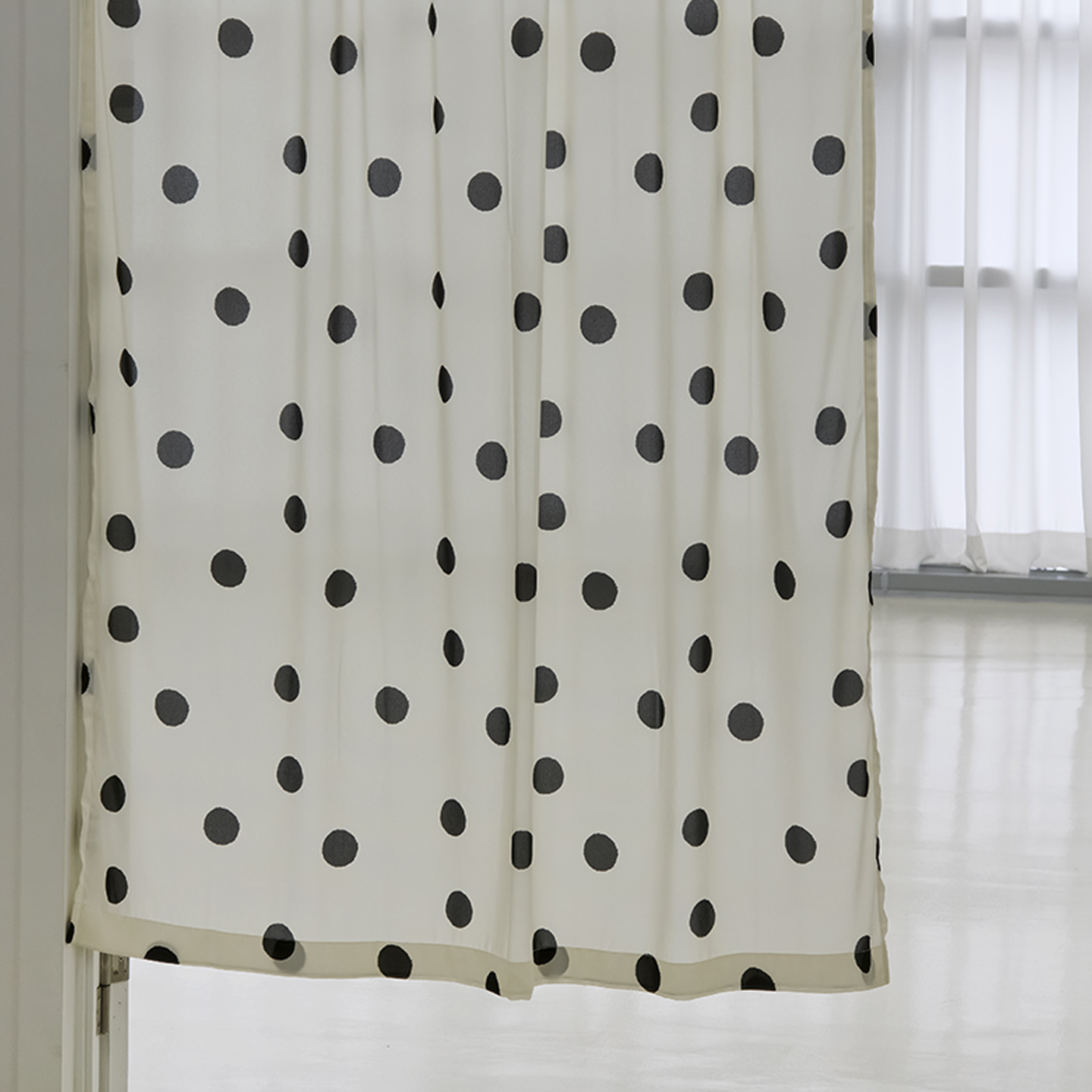 플러피도트 쉬폰 포인트 커튼 거실 침실 창문 가리개 봉집형 단일 색상, 135x240cm - 상세 이미지 2