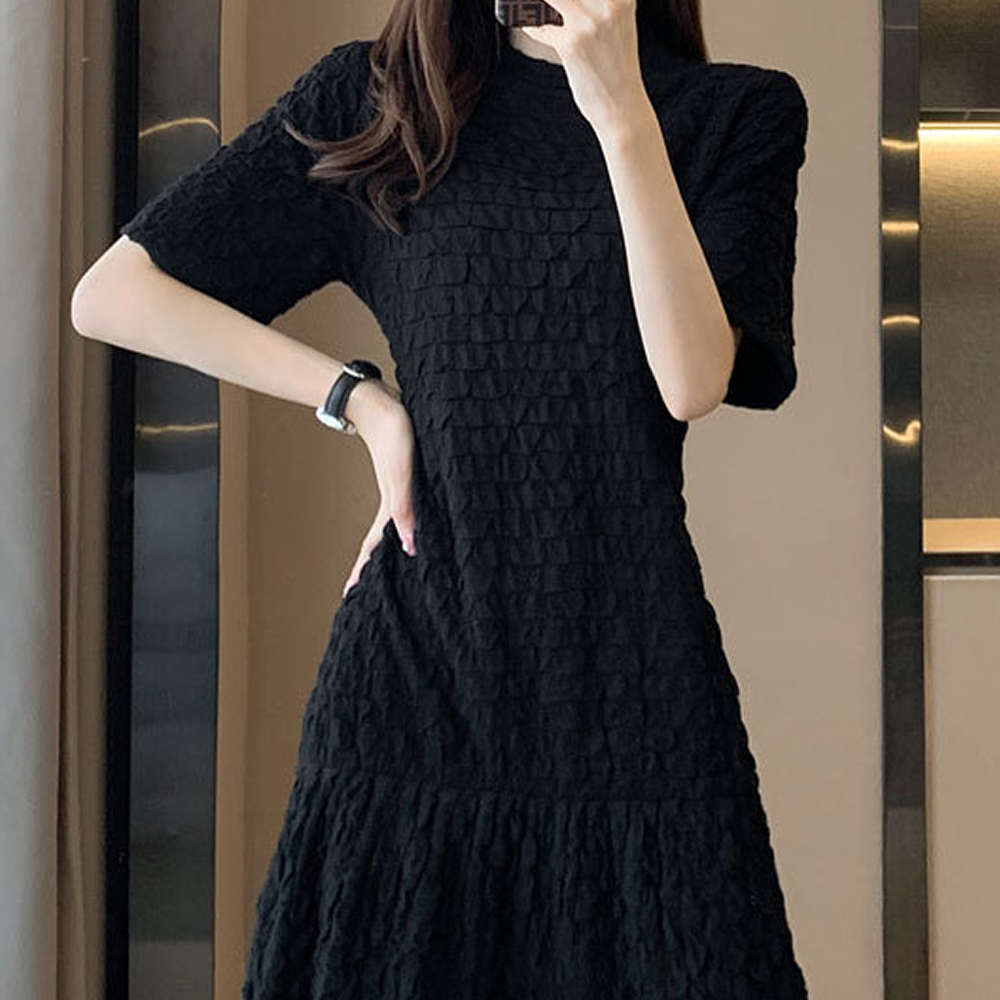 여성 엠보 미니원피스 슬림핏 반팔 A라인 여름 데이트룩 하객룩 이미지 6