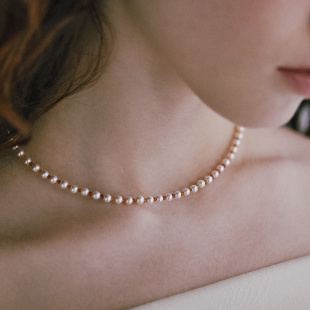 [바이이에르] Macaroon Carnelian mix pearl necklace 4mm (Gold) BH7N4A726YB400 - 상품 이미지