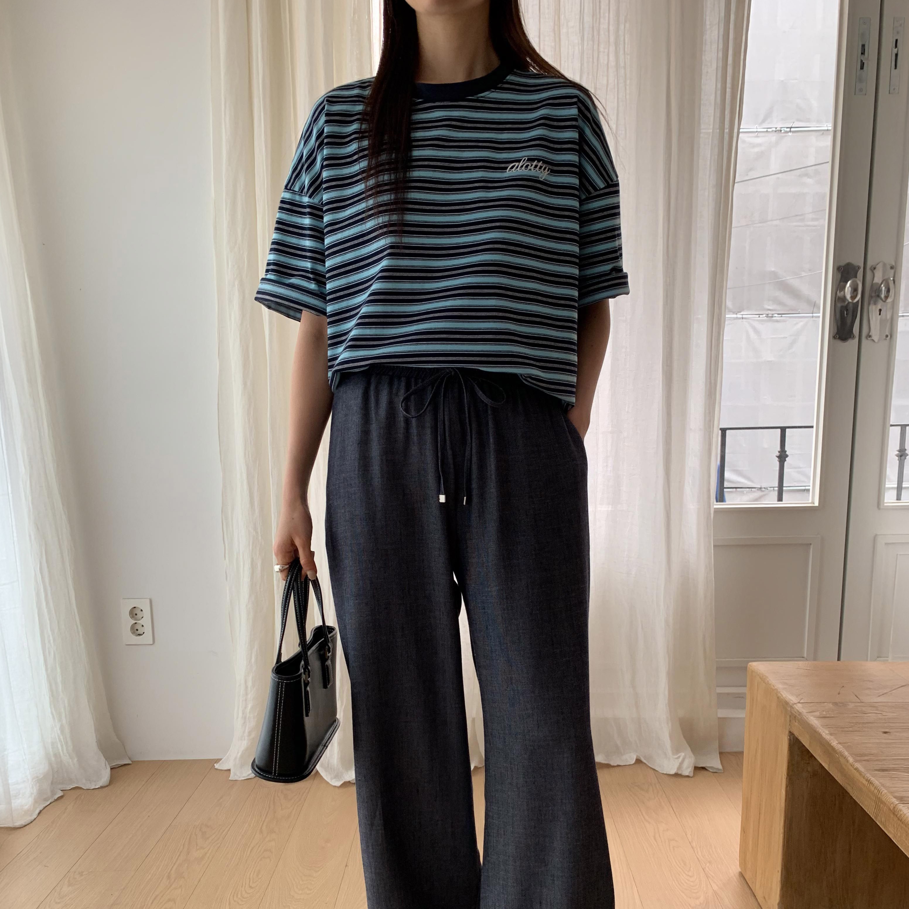 여성 스트라이프 자수 박스티 빅사이즈 반팔티 데일리룩 캐주얼 오버핏 루즈핏 반팔 - 상세 이미지 2