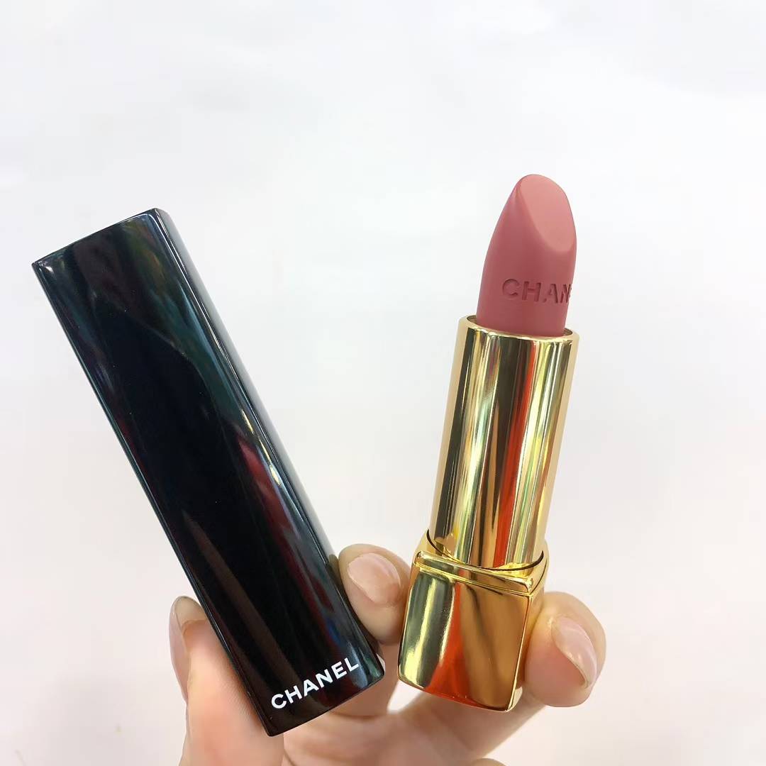 샤넬 립스틱 알뤼르 벨벳 고발색 매트 립스틱 3.5g 69 - 상품 이미지