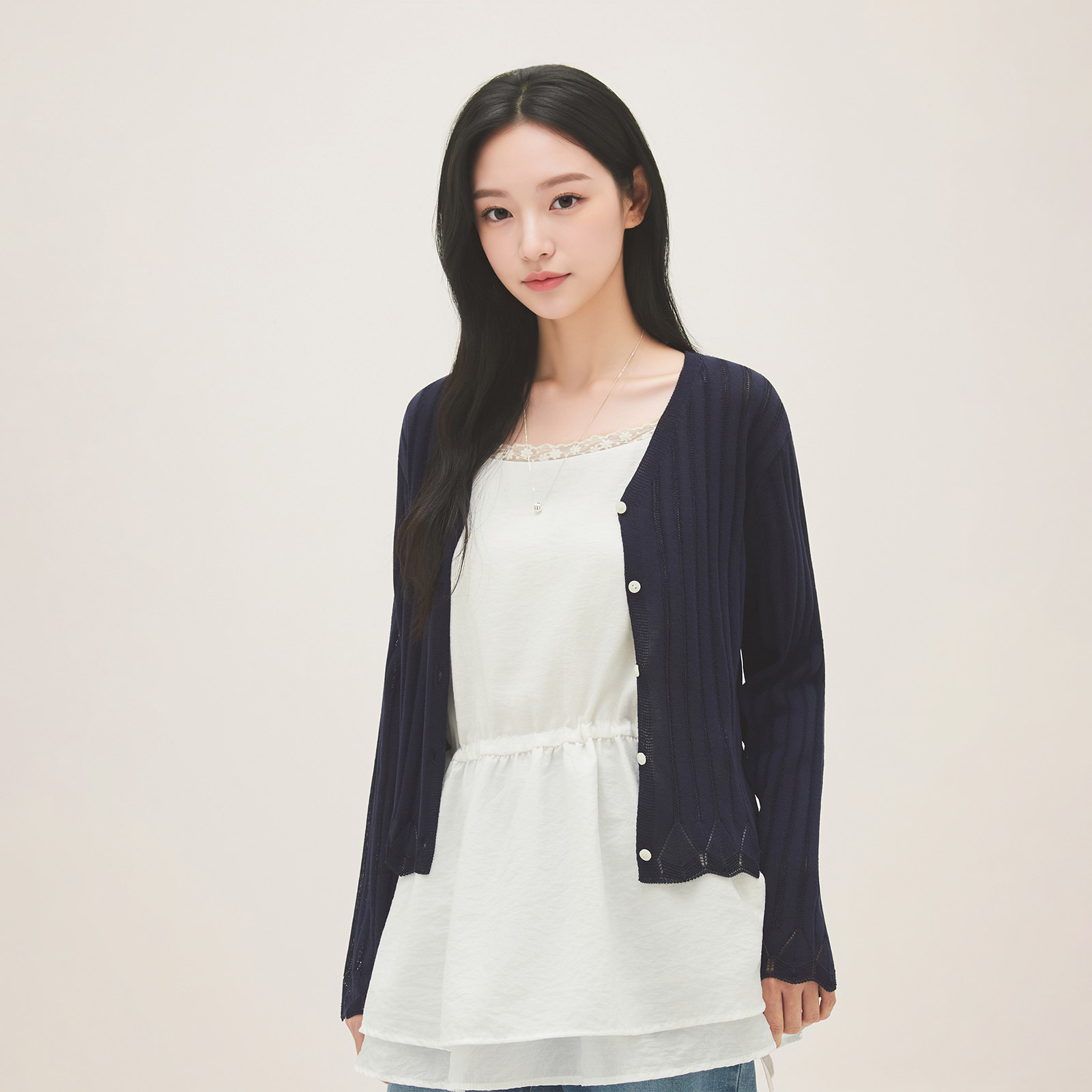 로엠 밑단 스칼럽 가디건 RMCKG25RTA - 상세 이미지 3