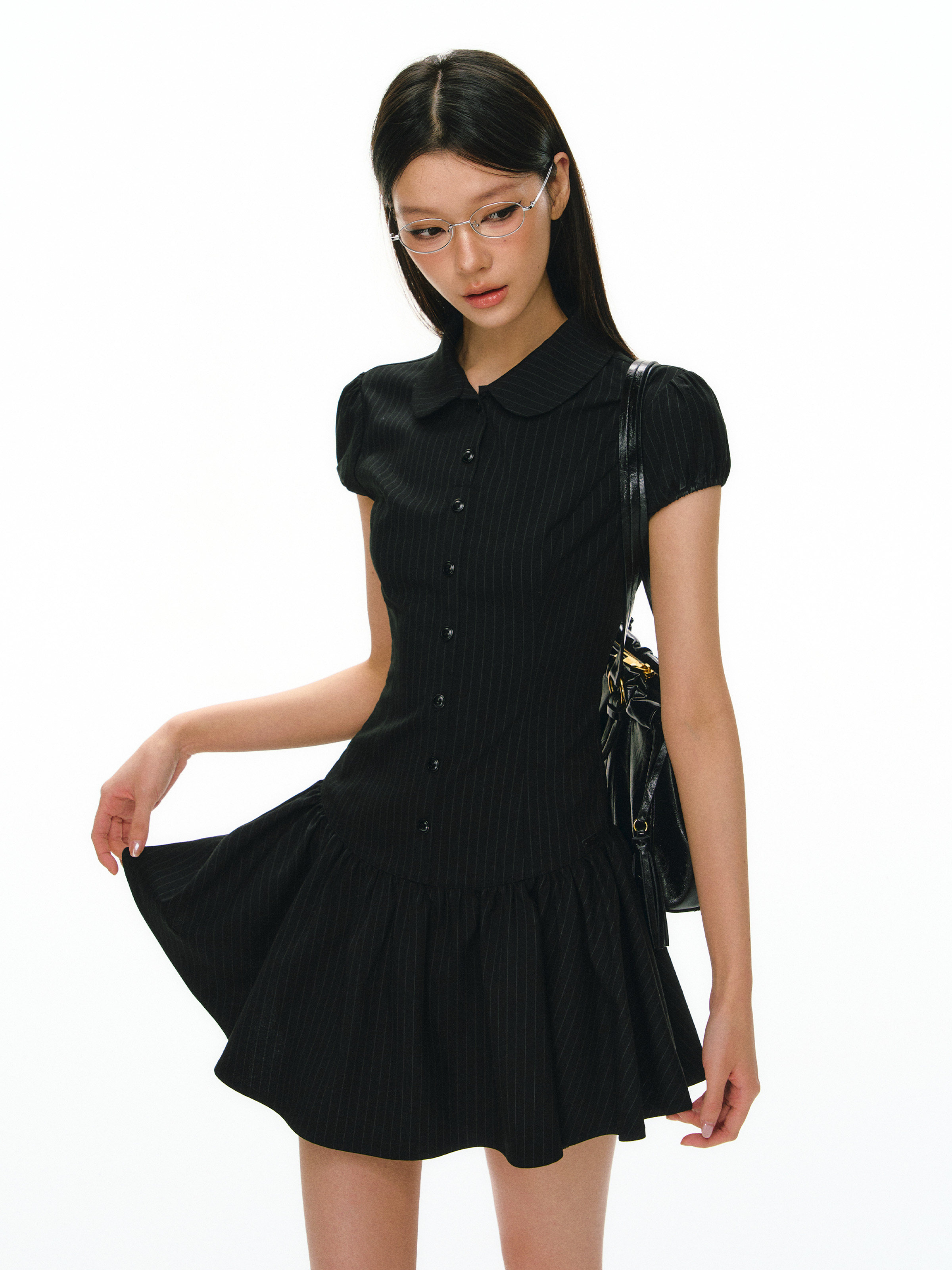 Ariseism 카라원피스 플리츠 a라인 블랙 스트라이프 미니 반팔원피스 - 상세 이미지 2