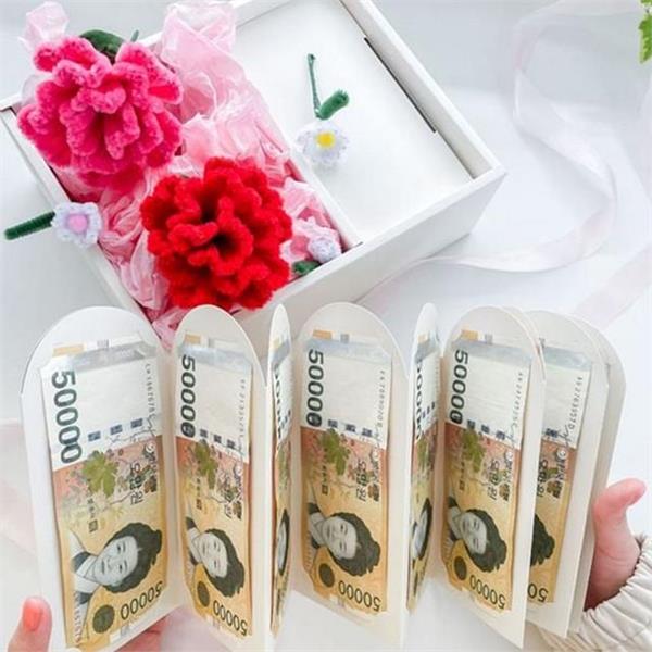 선물용 카네이션 용돈 박스 플라워 꽃 용돈 박스 졸업식 상자 - 상품 이미지