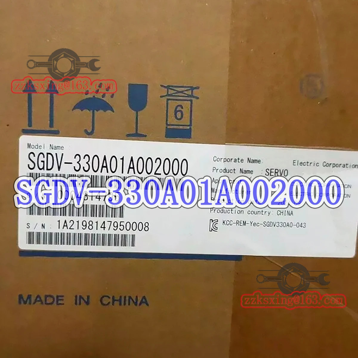밀기울 SGDV-330A01A 002000 AC 서보 드라이버 포장