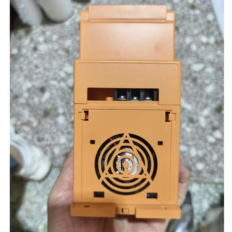 리퍼 주파수 변환기 AR80L-0008 0.75KW 380V OK