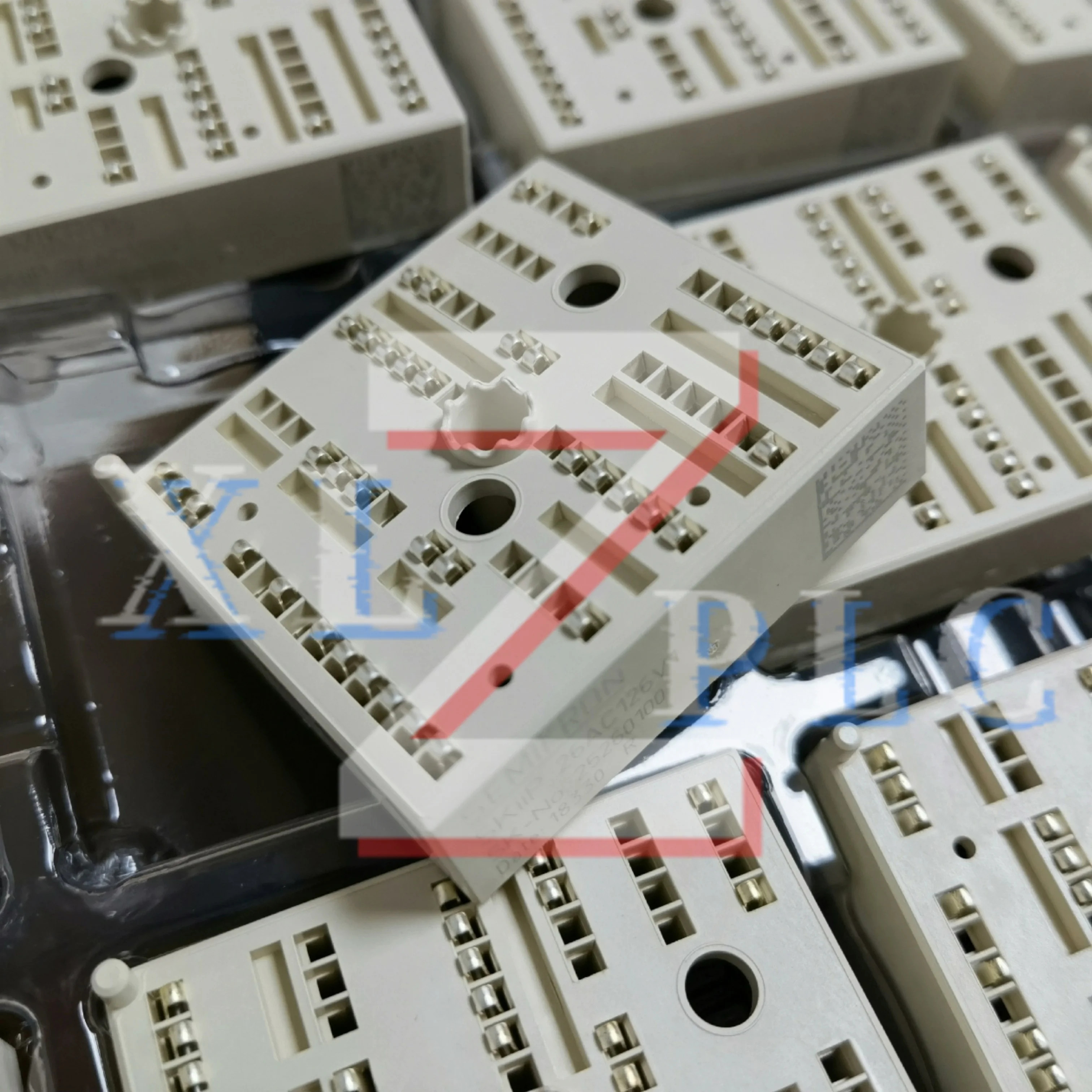 오리지널 전원공급장치 모듈 SEMIX604GB12E4S SKIIP24NAB12T4V1 SKIIP26AC126V1