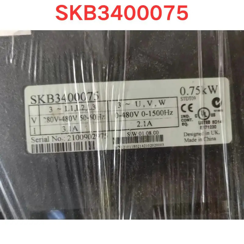 오리지널 SKB 3400075 주파수 변환기 0.75KW 380V