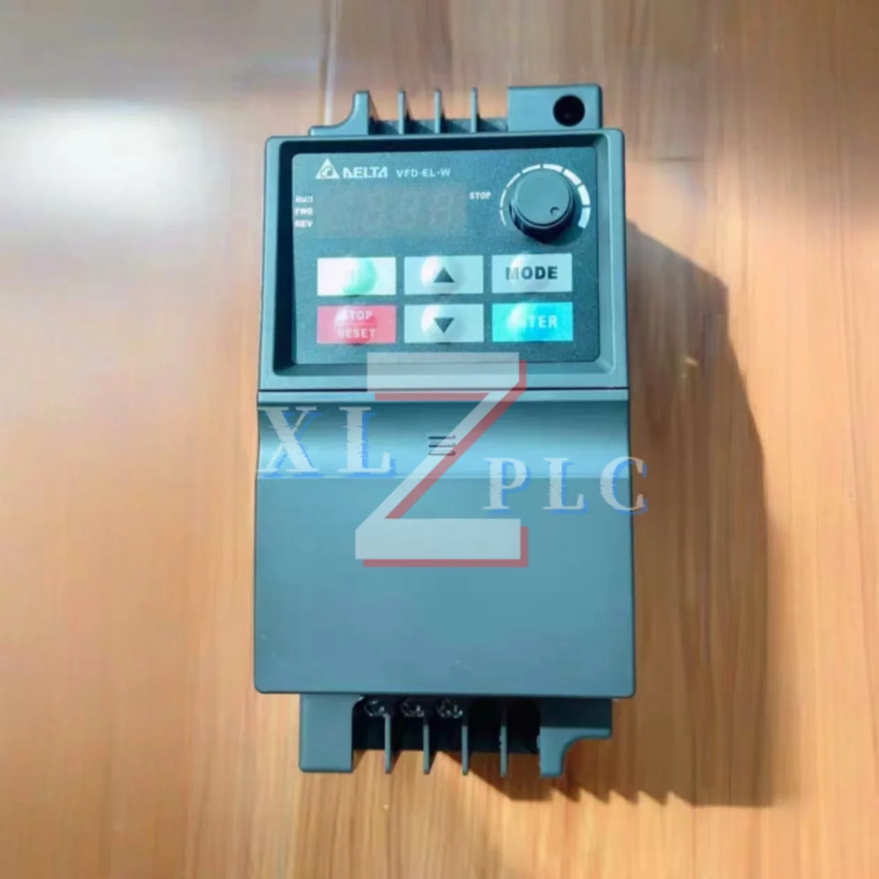 원본 주파수 변환기 VFD007EL43W VFD007L21A VFD007M23A VFD007M43B