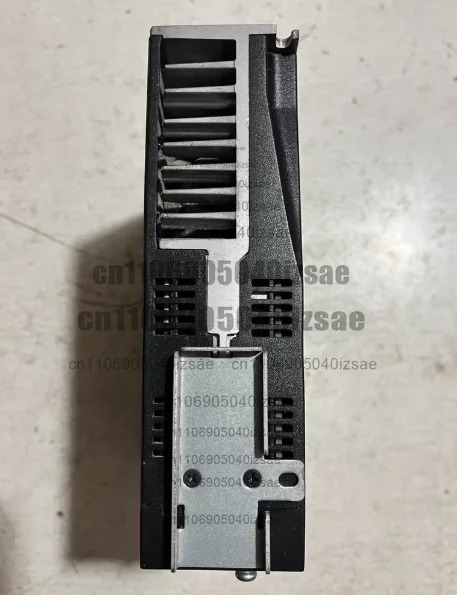 서보 드라이브 IS620NS5R5I 3상 AC0-240V 5.5A 0-400Hz 750W 리퍼 완료
