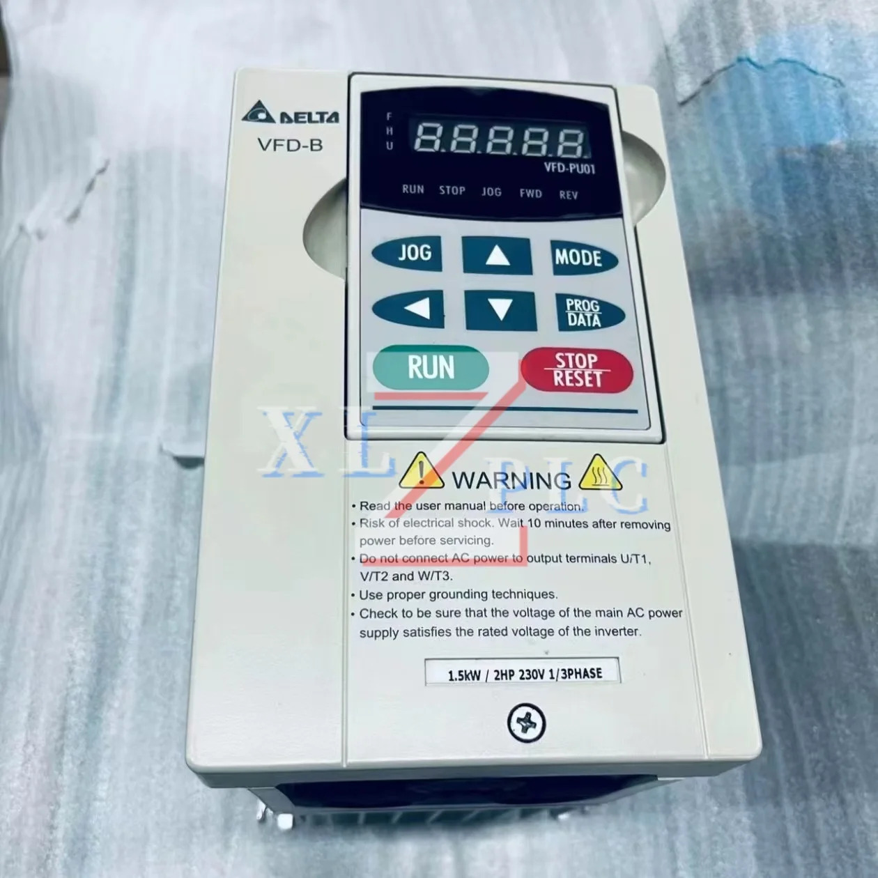원본 주파수 변환기 VFD015B21A VFD015CP43B-21 VFD015E43A VFD015M21A VFD015M23A