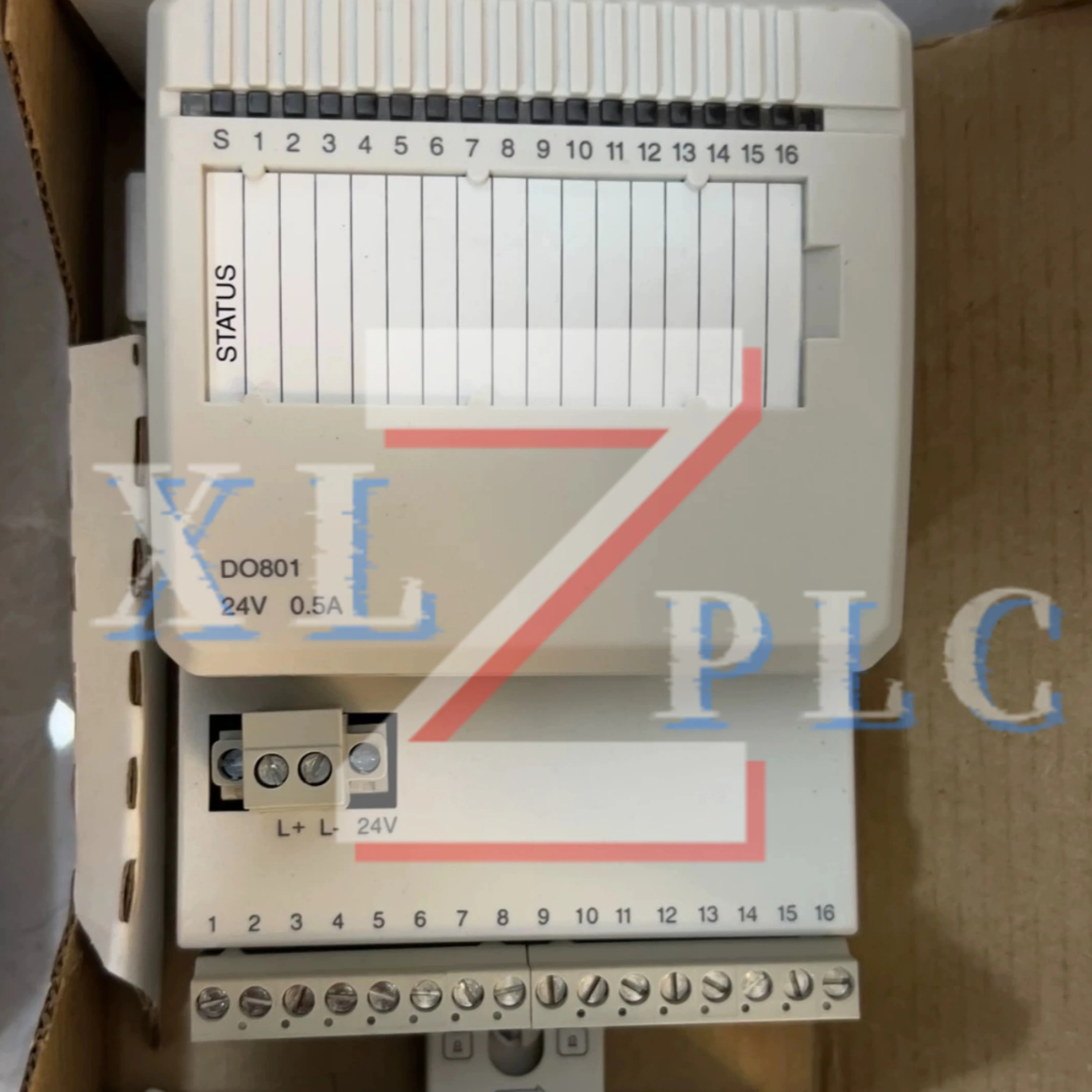 PLC 모듈 새 DI840 3BSE020836R1 DO524 1SAP240700R0001 DO801 3BSE020510R1 DO802 3BSE022364R1 DO810 3BSE0