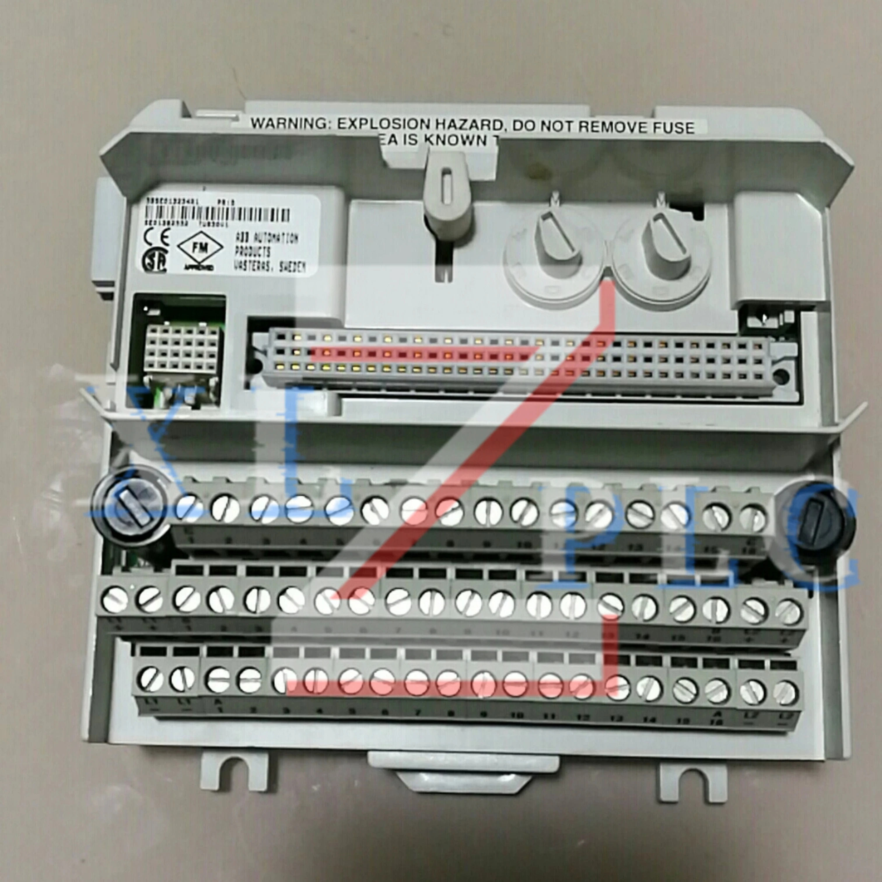 PLC 모듈 베이스 원본 TU810V1 3BSE013230R1 TU811V1 3BSE013231R1 TU812V1 3BSE013232R1 TU830V1 3BSE013234R1