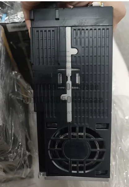 서보 드라이브 SV630NS012I 1.5KW 입력 단상 AC 200-240V 출력 3상 0-240V 적전력 0-1.5KW 리퍼 완료