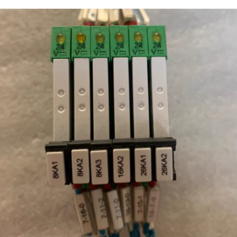 리퍼 PLC-BSC-24DC 릴레이