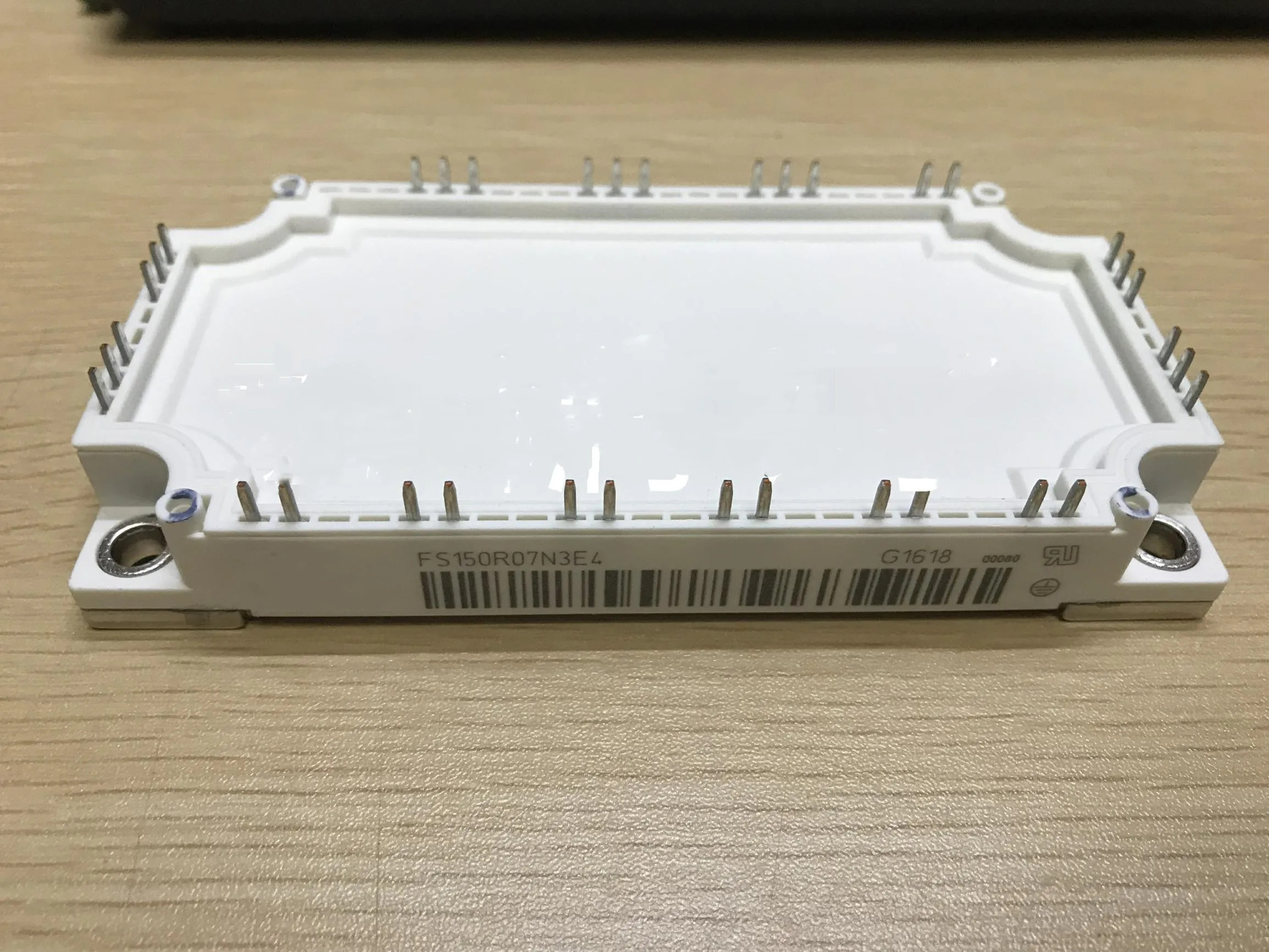 IGBT 모듈 F4-200R17N3E4 FS150R12KT4-B9 F12-25R12KT4G FS75R12KE3-B9 IFS100B12N3E4B40 FS150R07N3E4