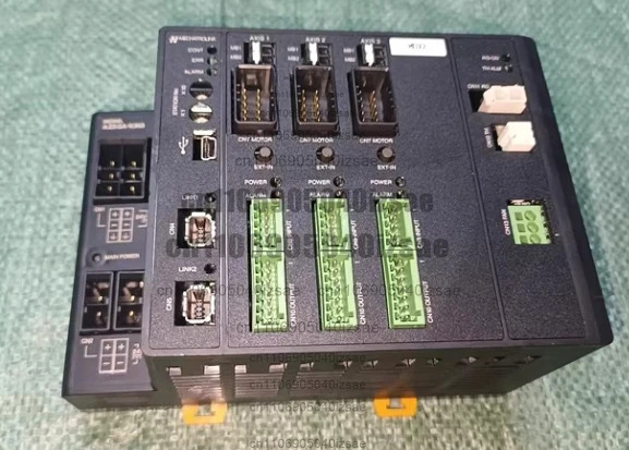 AZD3A-KM3 3축 드라이버 입력 24V/48V 출력 0-48V EtherCAT 인터페이스 IP10 완전 작동 리퍼 완료