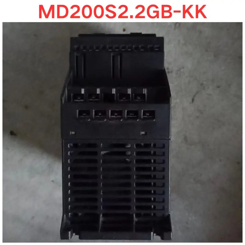리퍼 Inovance MD200S2.2GB-KK 주파수 변환기 2.2KW 기능 OK