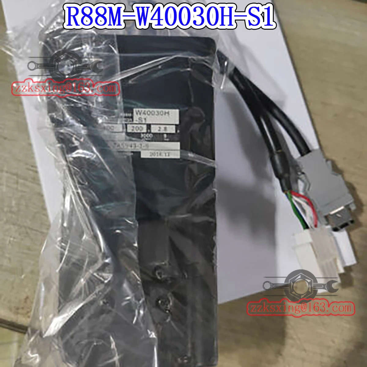 오리지널 AC 서보모터 R88M-W40030H-S1