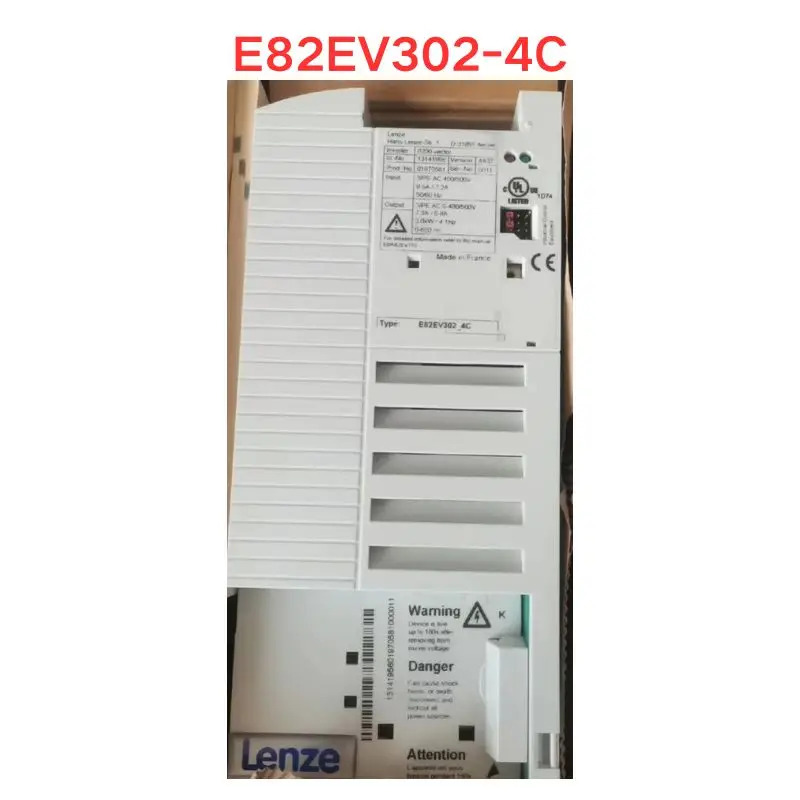 오리지널 E82EV302-4C 주파수 변환기