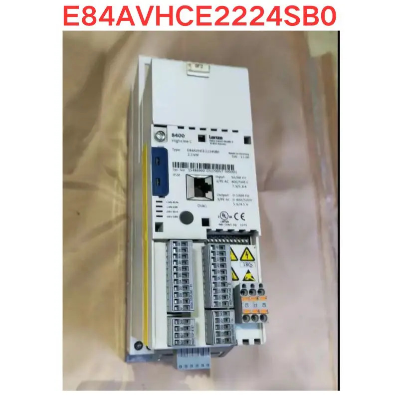 오리지널 E84HCE2224SB0 주파수 변환기