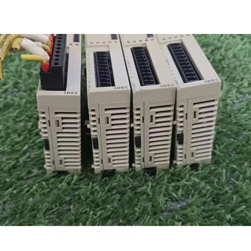 리퍼 FC4A-R081 릴레이 출력 모듈 OK