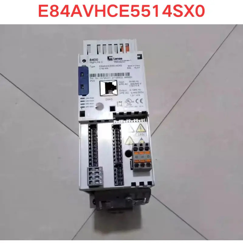 리퍼 E84HCE5514SX0 주파수 변환기 0.55KW 380V 기능 OK