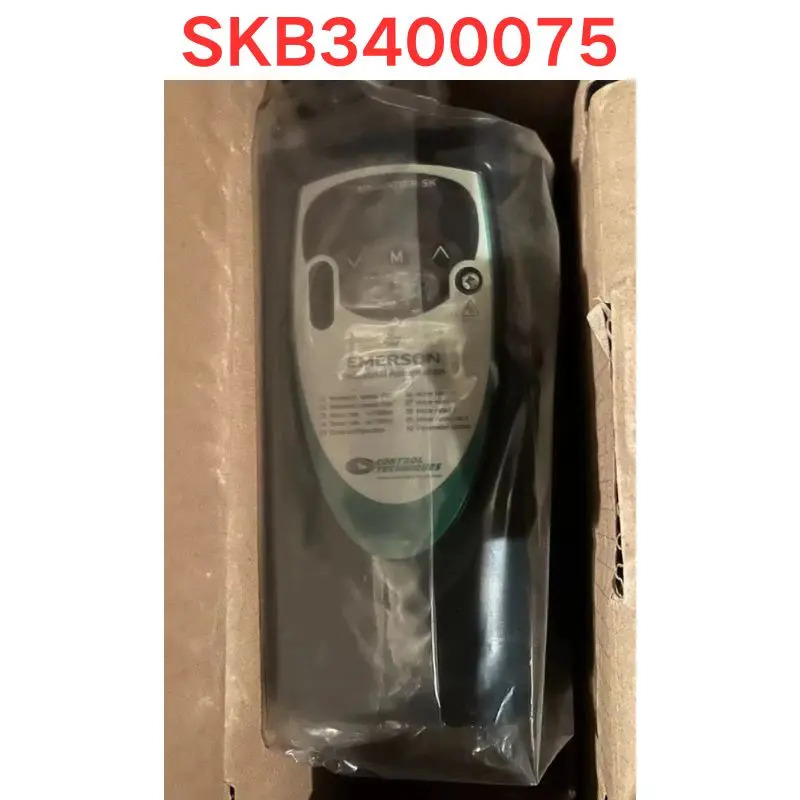 오리지널 SKB 3400075 주파수 변환기 0.75KW 380V