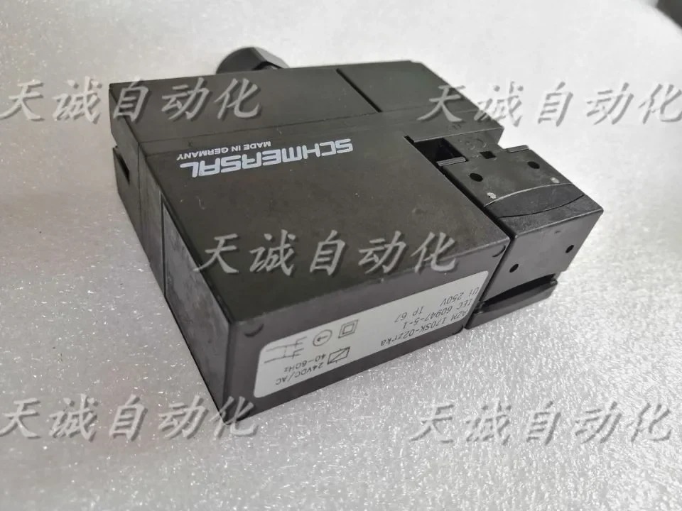 독일 SCHMERSRL Smyrsay 안전 도어 잠금 스위치 AZM 170SK-02ZRKA 24VAC/DC