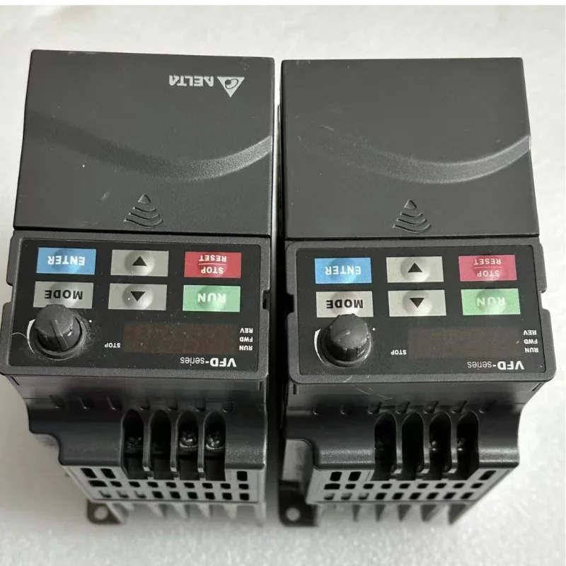 리퍼 주파수 변환기 VFD004E21A 0.4KW 220V OK