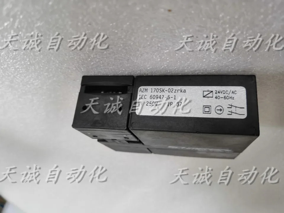 독일 SCHMERSRL Smyrsay 안전 도어 잠금 스위치 AZM 170SK-02ZRKA 24VAC/DC