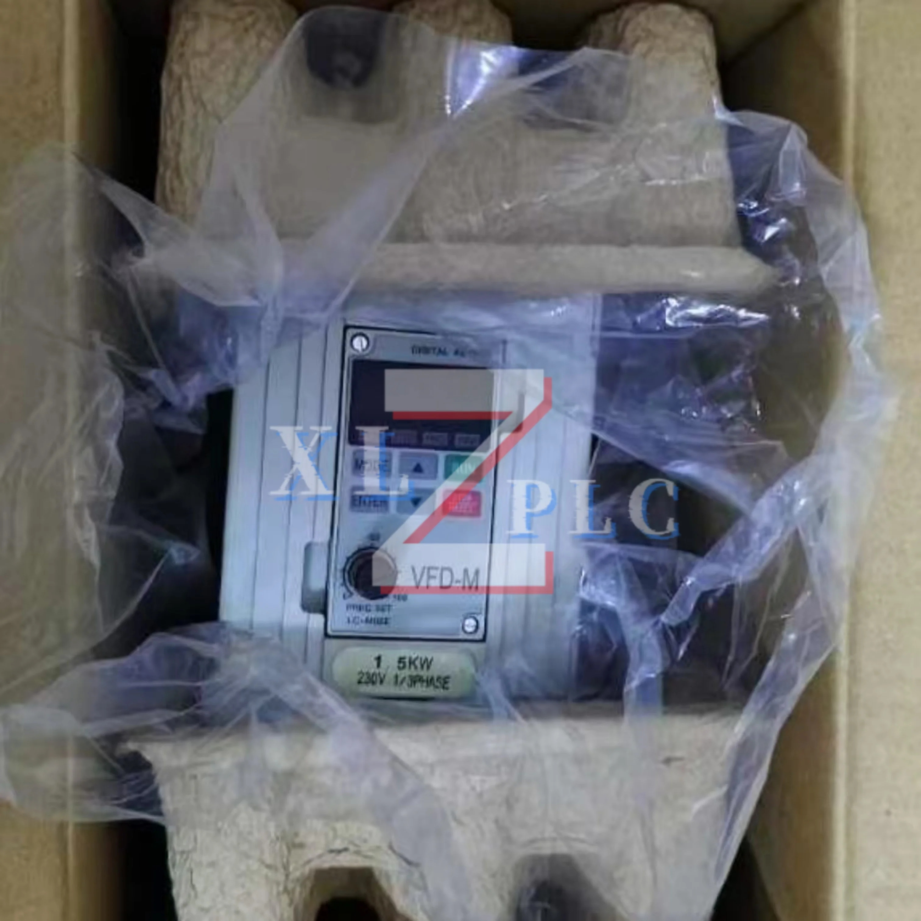 원본 주파수 변환기 VFD015B21A VFD015CP43B-21 VFD015E43A VFD015M21A VFD015M23A
