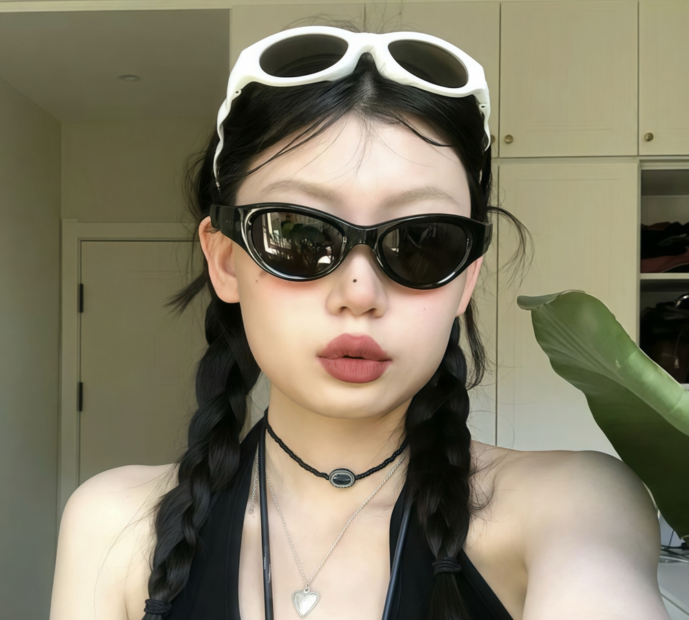 캣아이 여성 선글라스 접이식 Y2K 레트로 패션 코디 안경 블랙 프레임 블랙그레이 렌즈 - 상세 이미지 2
