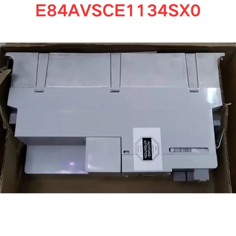 오리지널 E84SCE1134SX0 주파수 변환기 11.0KW