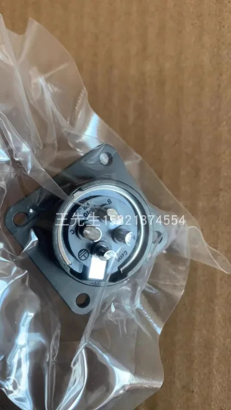 포장 일본 DDK 커넥터 소켓 플매트 카펫 러그 CE05-2A18-10PD-D