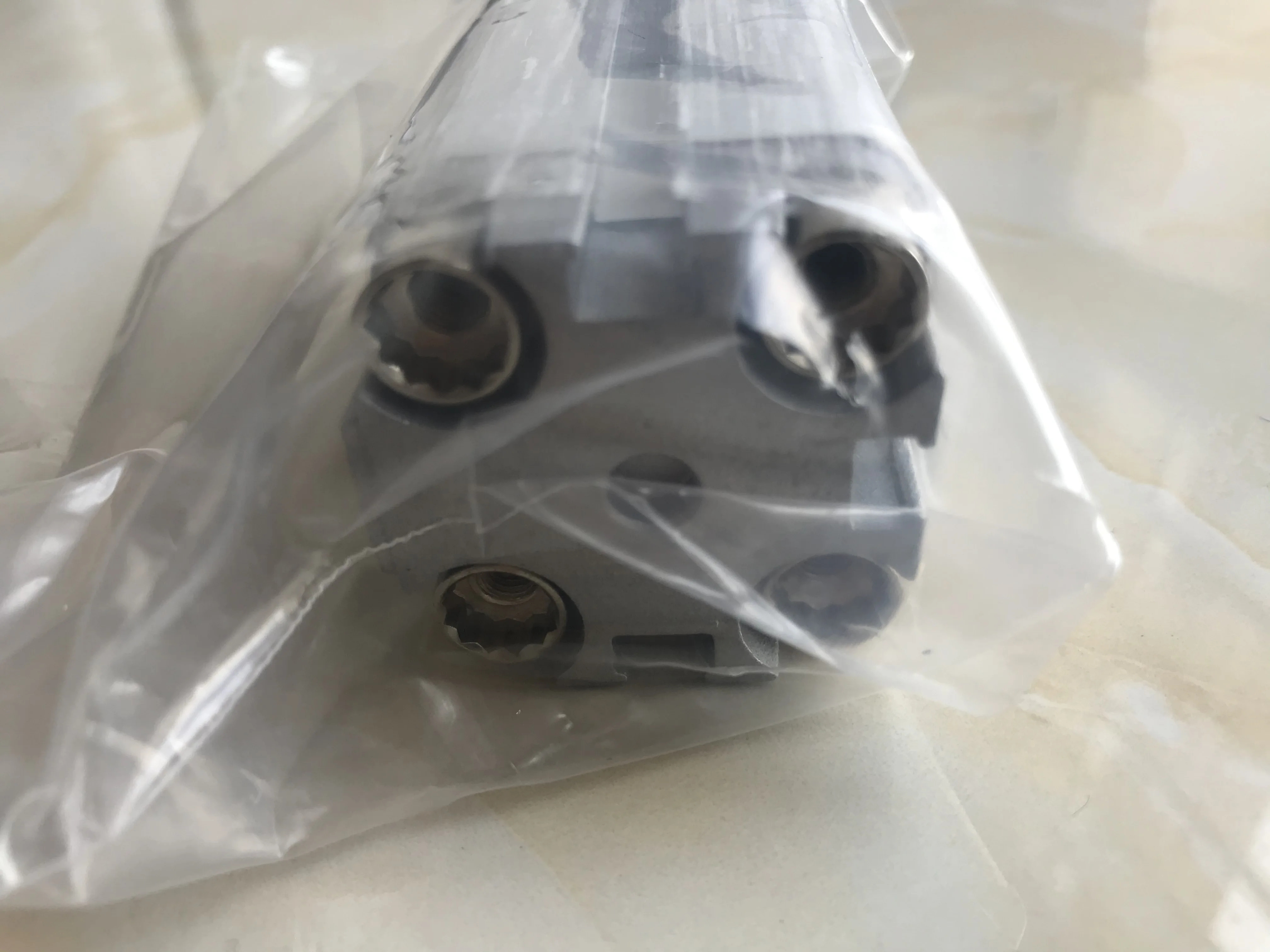 FESTO 실린더 ADVU-25-40-A-P-A신
