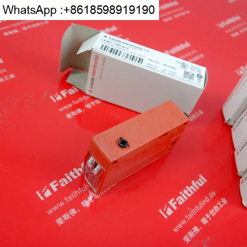 Leuze 50127037 광전센서 LE46C.1/4P-M12